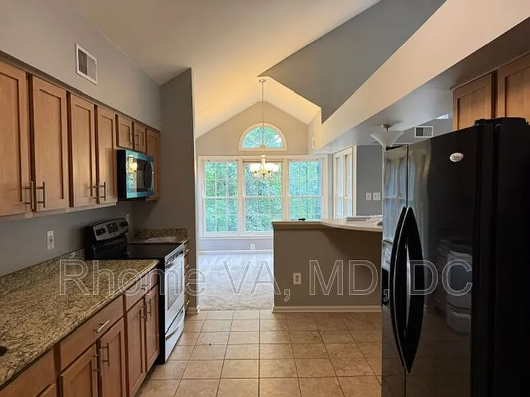 1404 Church Hill Pl — Photo 5