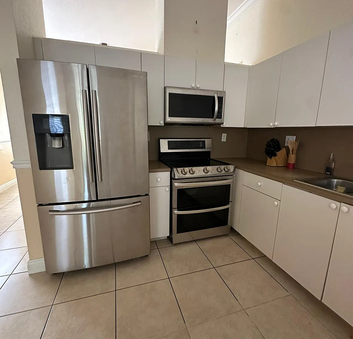 4 bed, 2.5 bath, 1590 sqft, $3,800 — Photo 4