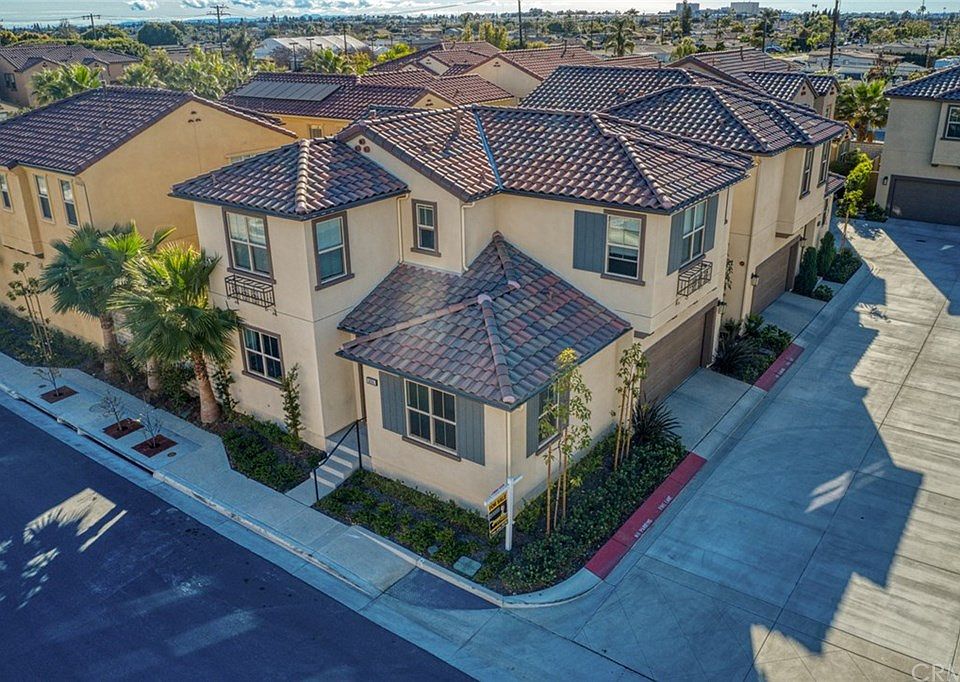 1st image of 14281 Jacaranda Ln