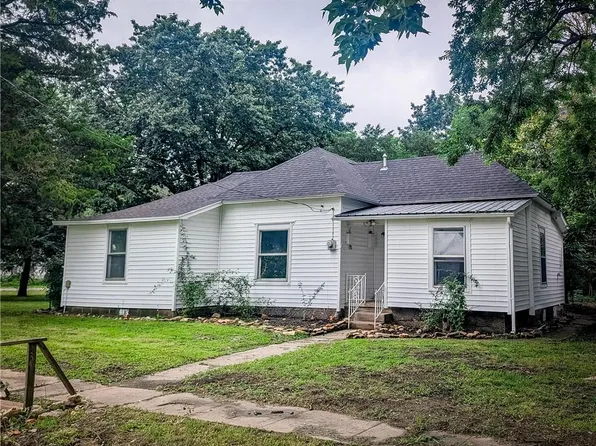 531 E Elm St, Moundville, MO 64771