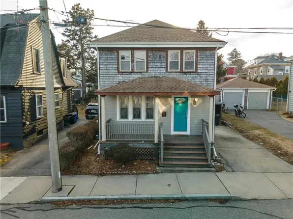 9 Whitwell Pl, Newport, RI 02840