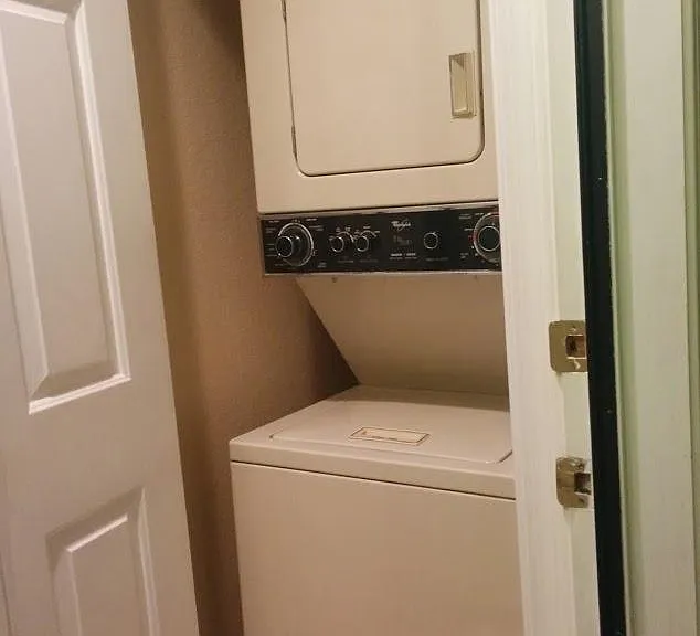 1644 Parkview Green Cir — Photo 8