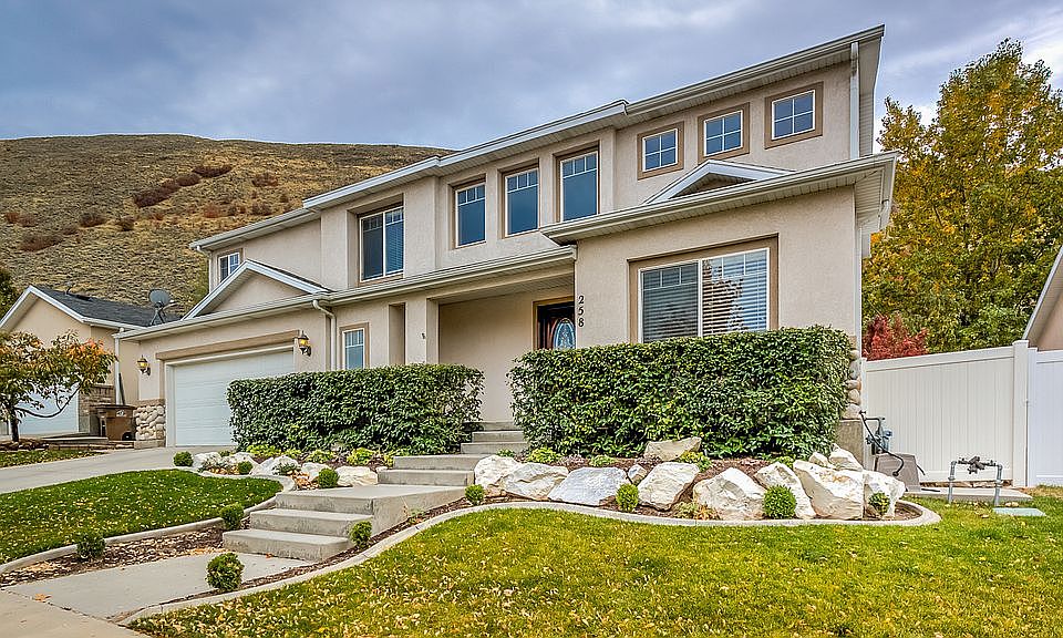 1st image of 258 E Steep Mountain Dr