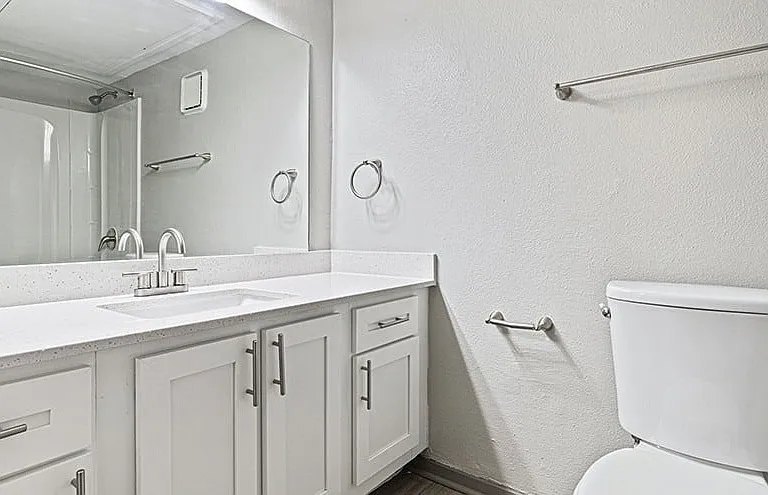Cutter's Point Apartment Homes — Photo 14