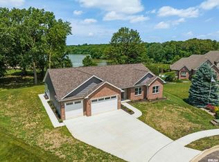 1621 Grandlake Ct, Pekin, IL 61554