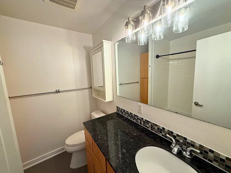 2200 Dickson Dr #123 — Photo 10