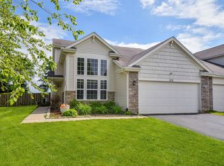 105 Catamaran Cir, Hampshire, IL 60140