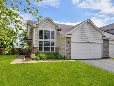 105 Catamaran Cir, Hampshire, IL, 60140