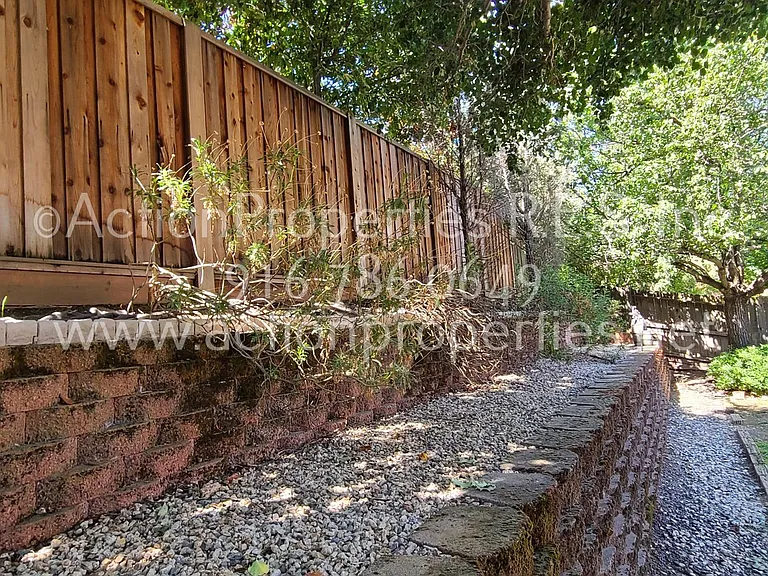 1417 Hurlston Way — Photo 26