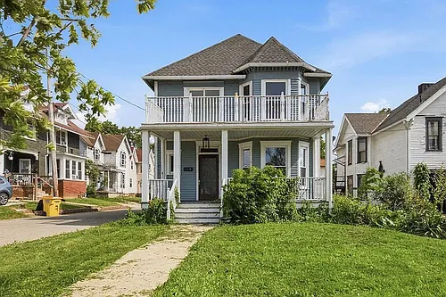 174 Marion Ave Photo 1