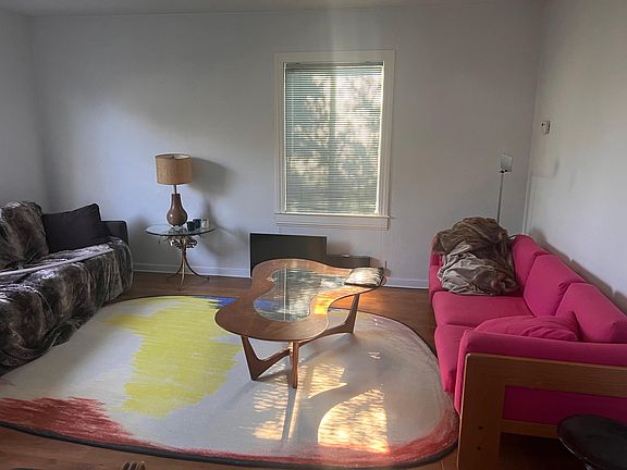 5th image of 1251 Chanticleer Ave