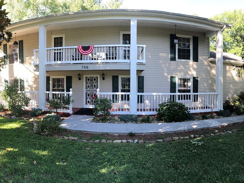 Panoramic of Front