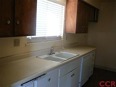 5th image of 517 W Albert St