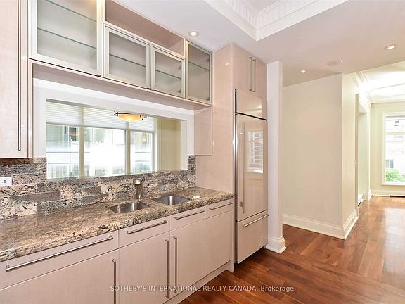 3rd image of 1 Saint Thomas St #6D