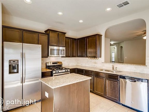 4th image of 12111 Potter Cir