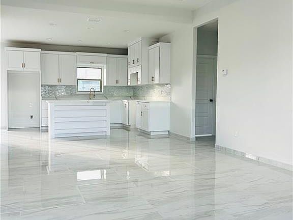 2nd image of 1737 Presido Cir W