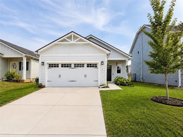367 Moosehead Trl, Hoschton, GA 30548