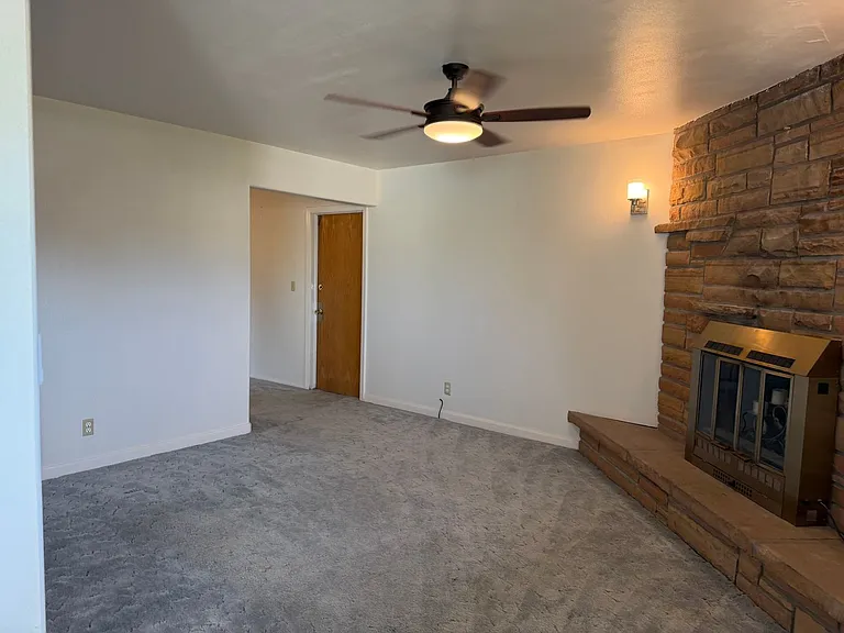 2636 Hickory Dr — Photo 6