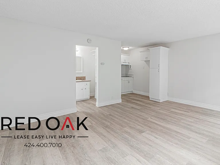 7466 Rosemead Blvd — Photo 6
