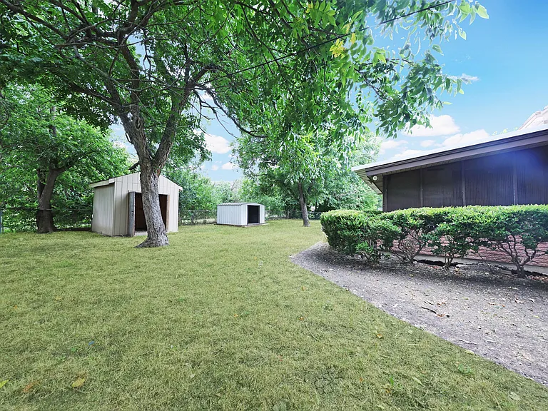 307 Oak St — Photo 23