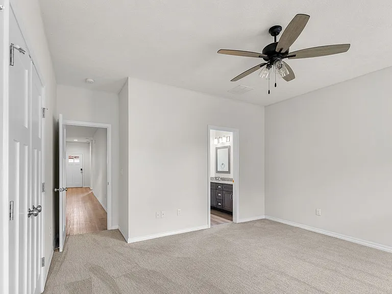3001 W Cardinal St — Photo 9