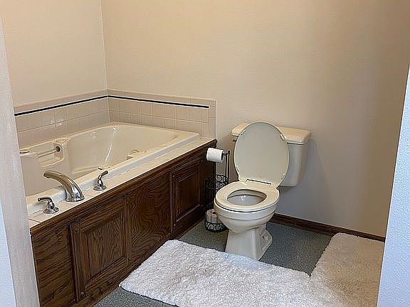 5th image of 10870 NE 77th Ln