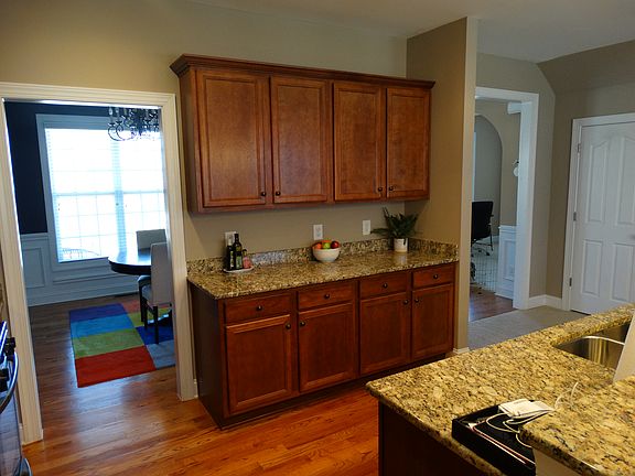 4th image of 1025 Victoria Blake Ln