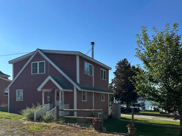 1 Day Point Road #19, East Hampton, CT 06424