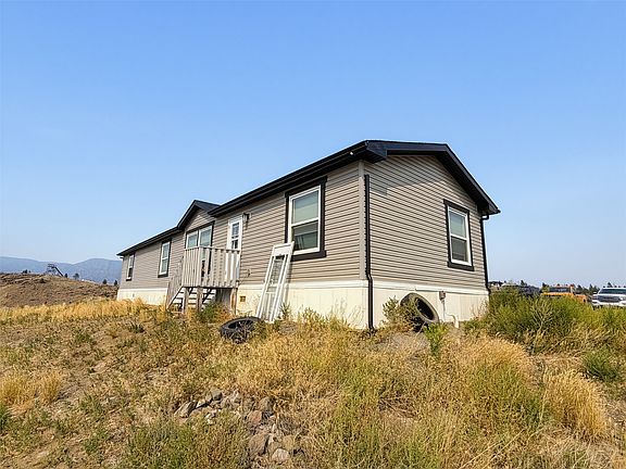 2nd image of 620 Deer Dr