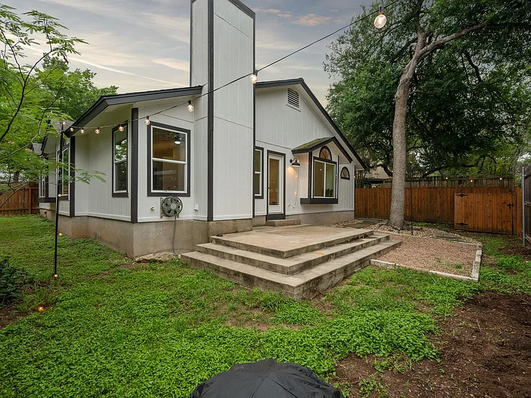 7302 Potters Trl — Photo 19
