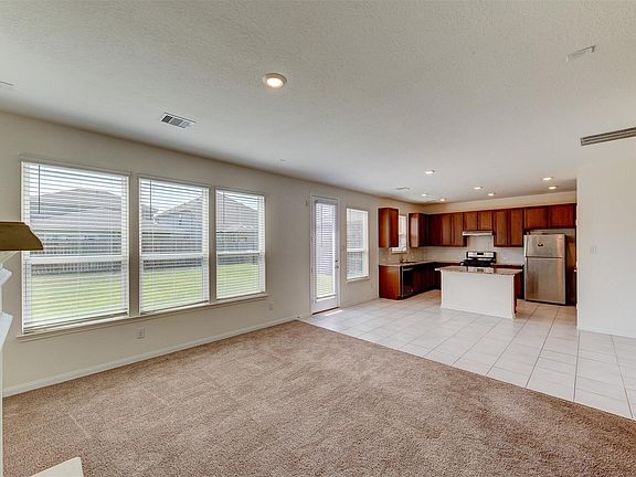 5th image of 7218 Bakersfield Ct