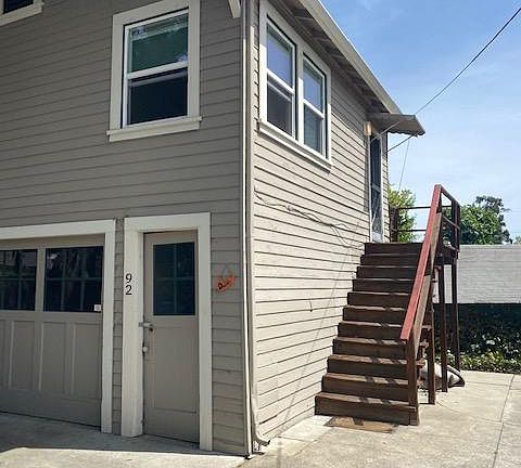 2nd image of 92 Glen Eyrie Ave