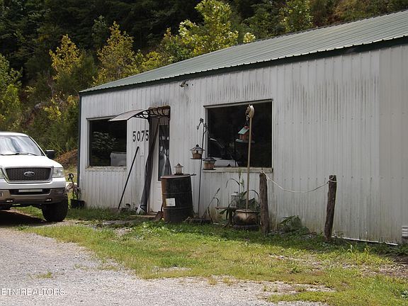 3rd image of 5075 E Highway 25e