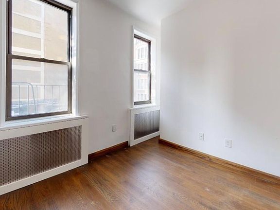 4th image of 885 10th Ave APT 3F
