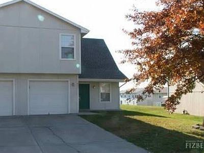 1st image of 833 Spring Ct
