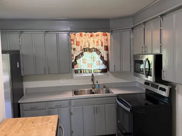 3300 Courtney Ct, Nashville, TN 37218