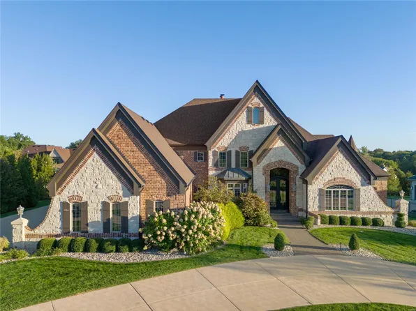 1266 Devonworth Dr, Chesterfield, MO 63017