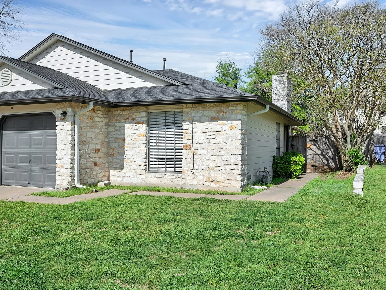 3 bed, 1050 sqft, $1,950 — Photo 4