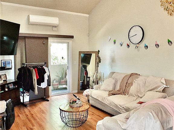 4th image of 1123 Junipero Ave APT 7