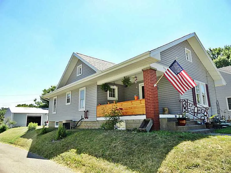 556 Eastern Ave photo 1