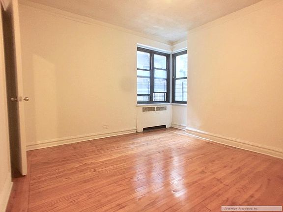 5th image of 499 Fort Washington Ave APT 4D