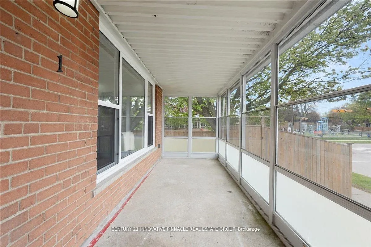3 bed, $2,700 — Photo 3