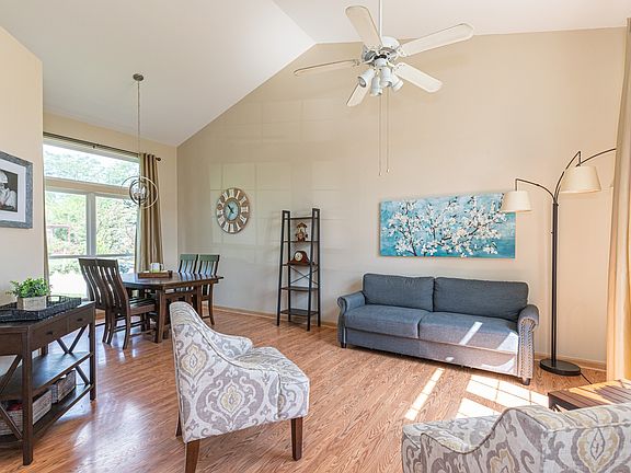3rd image of 1746 Vineyard Dr