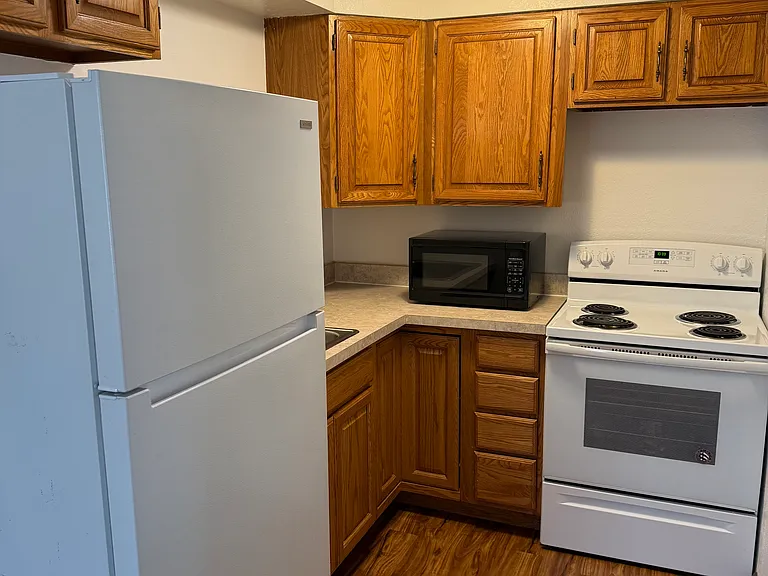 941 S Main St #1/2 — Photo 6