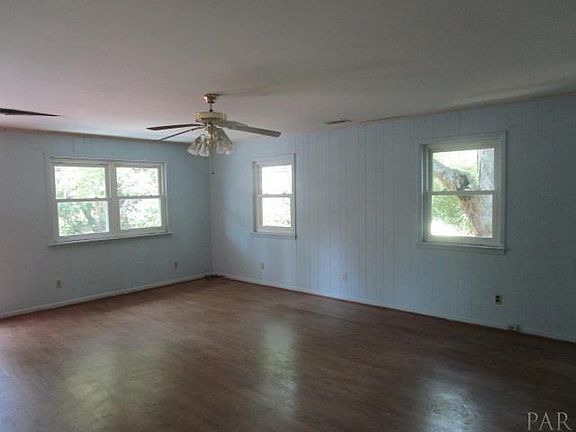 2nd image of 802 N 65th Ave