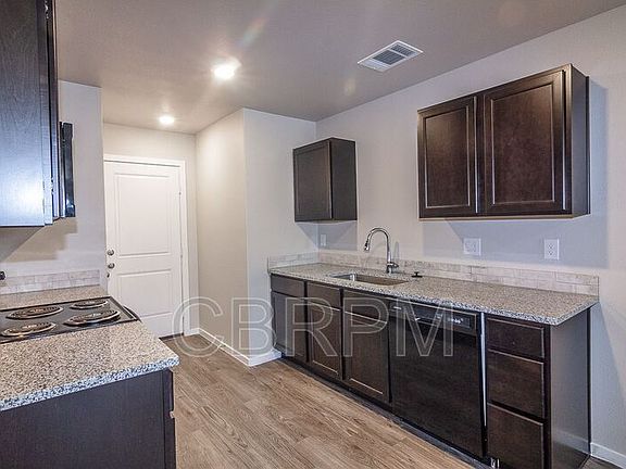 3rd image of 2710 Yukon Ave