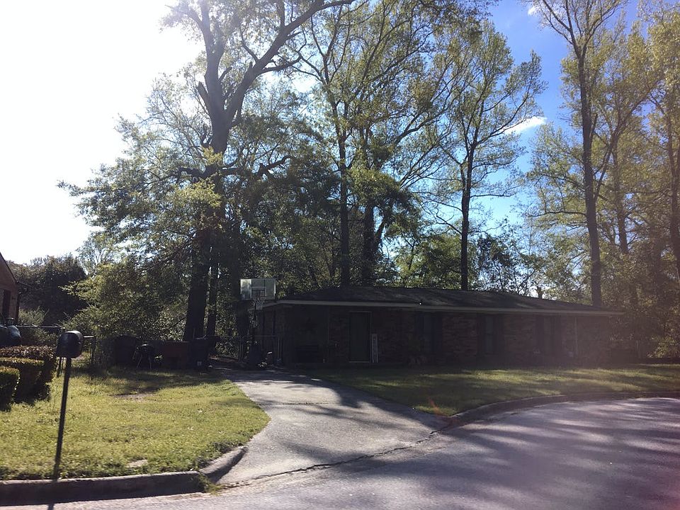 2nd image of 3618 Meadowwood Dr