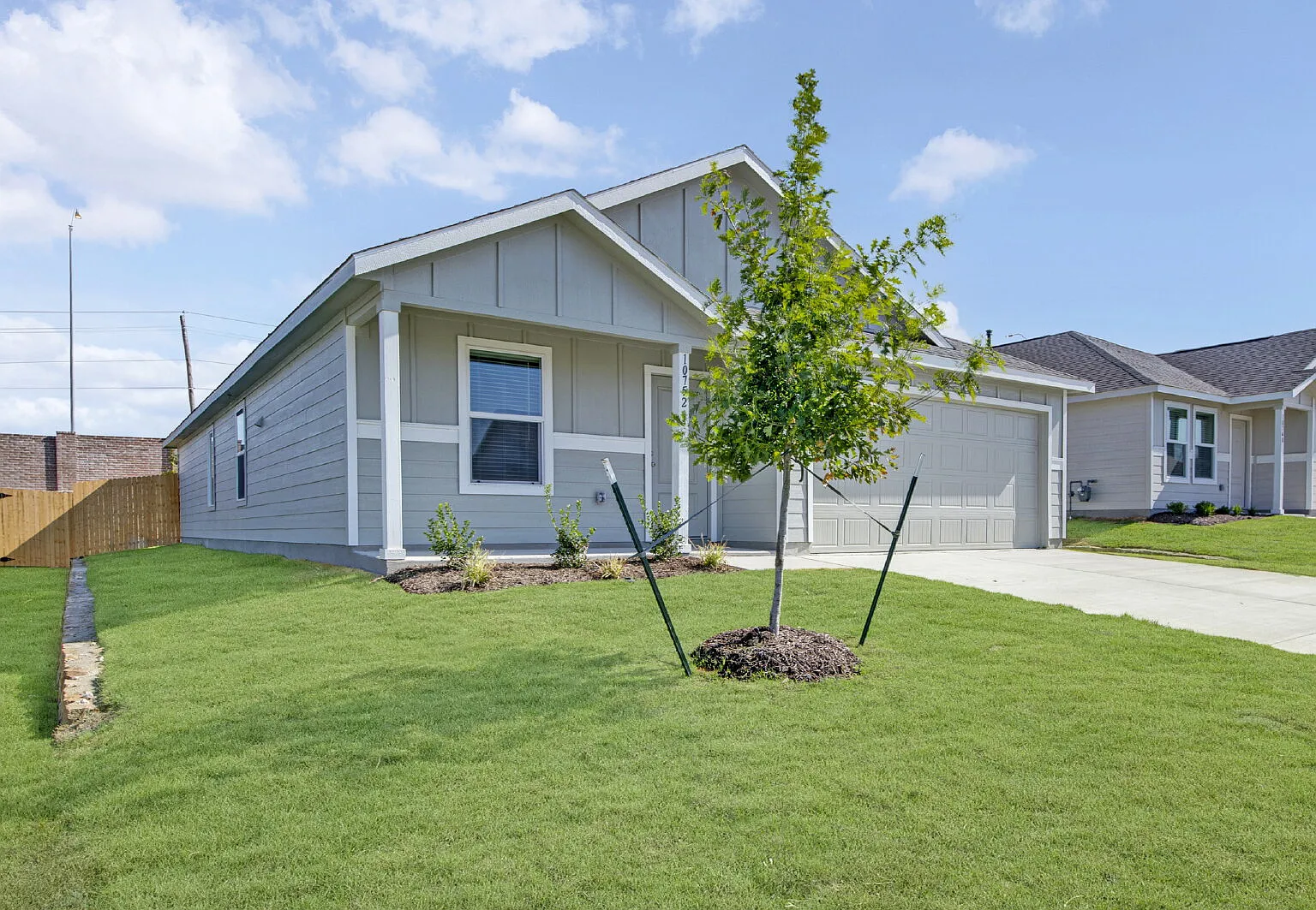 4 bed, 2.0 bath, $2,195 — Photo 2