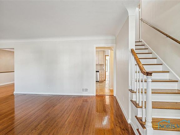 4th image of 2418 Manchester Dr