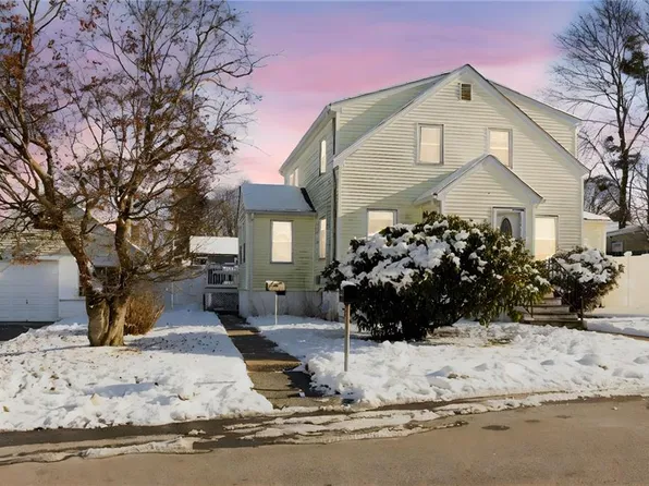 52 Barrett Ave, North Providence, RI 02904